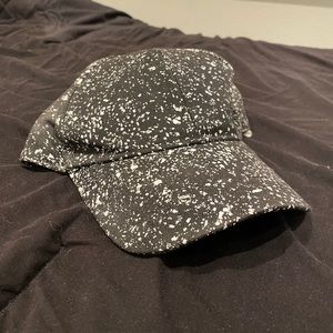 Zara hat